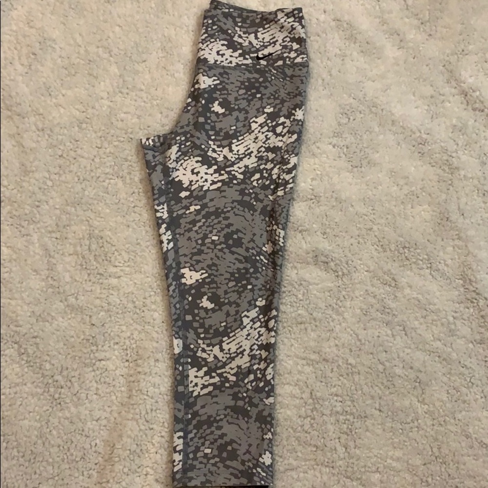 🆕 NIKE Dri-fit leggings Size-XS grey/white